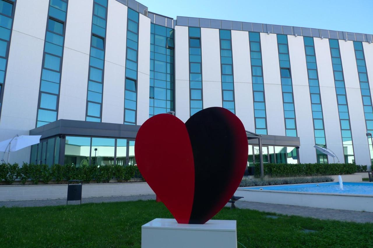 Ibis Styles Milano Melegnano Hotel Carpiano Exterior photo
