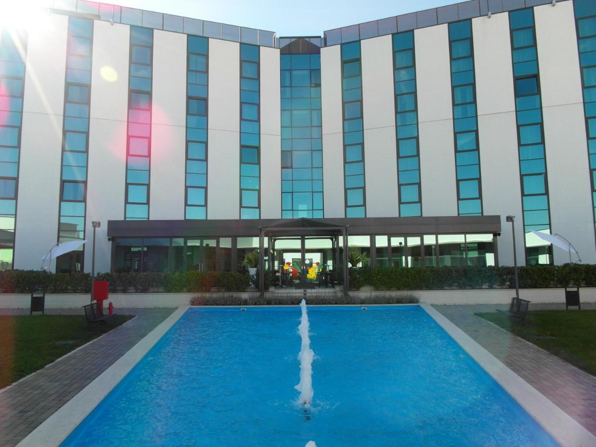 Ibis Styles Milano Melegnano Hotel Carpiano Exterior photo