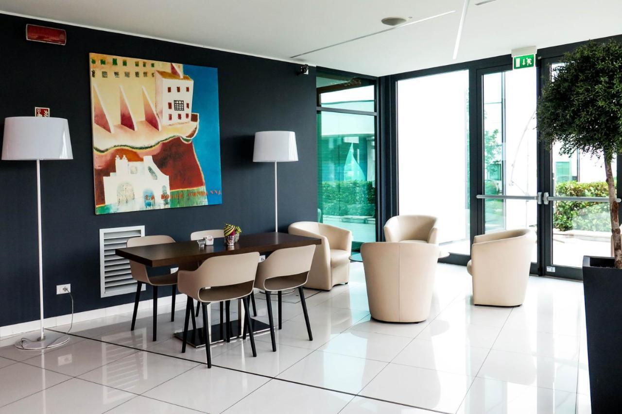 Ibis Styles Milano Melegnano Hotel Carpiano Exterior photo